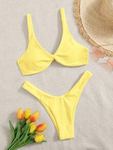 Swim Basics Conjunto de traje de baño de dos piezas para mujer con top de tirantes de unicolor con nudo y Bottom de bikini triangular - Amarillo - Ver 5