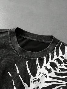 ROMWE MEN Kaos Subkultur Pria Estetika Gelap dengan Motif Kaki Seribu - Hitam - View 6