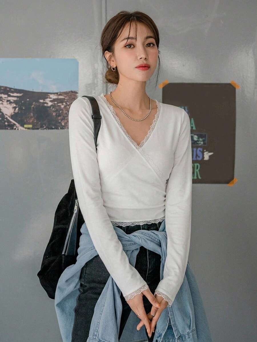 DAZY 純色修身拼接蕾絲長袖優雅性感春秋冬女款T恤 - 白色 - 查看 1
