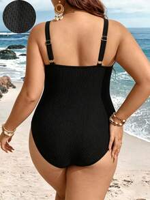 SHEIN Swim 2026新款大尺碼特殊面料波點寬肩帶可調節式胸部抓褶收腰側開背露背半包臀設計極簡時尚可愛清新修身女款一件式泳衣，適合海灘休閒度假 - 黑色 - 查看 2