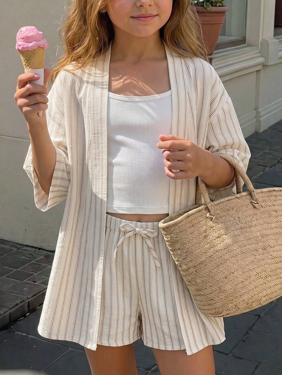 SHEIN 青少年女孩吊帶上衣、米白色條紋中袖和服襯衫與蝴蝶結裝飾短褲2件套,休閒熱帶夏季度假穿搭 - 卡其色 - 查看 1