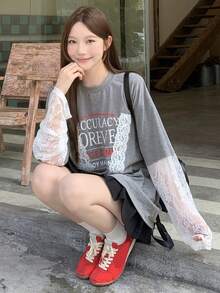 DAZY 女款字母印花圓領拼接蕾絲二合一長袖T恤 - 灰色 - 查看 2
