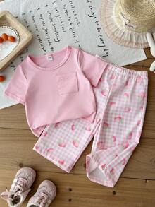 SHEIN 女嬰 0-3歲夏季&秋季休閒可愛風 2件/套外出套裝，短袖純色簡約上衣&草莓印花長褲，舒適衣著適合戶外活動 - 粉色 - 查看 8
