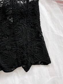 Soleia 歐美年輕度假風性感前衛抹胸蕾絲雙層修身魚骨束胸衣 Bustier Ins 風格白色鏤空刺繡塑身女上衣，適合深夜外出、婚禮賓客禮服，秋季女裝 - 黑色 - 查看 3