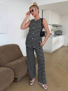 SHEIN 孕婦條紋單排扣上衣與長褲休閒日常兩件套 - 黑與白 - 查看 12
