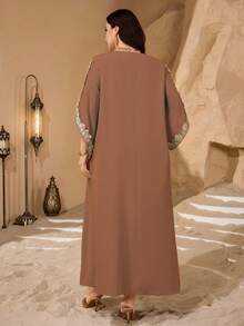 Al Najma 大尺碼純色蕾絲飾邊鈕扣開襟女款土耳其長襯衫 阿拉伯傳統長襯衫 - 鏽棕色 - 查看 2