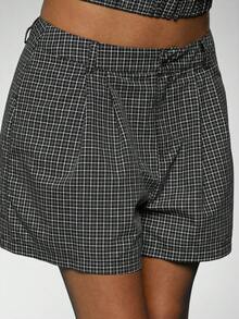 COUREZ Check Low Rise Mid Length Tailored Shorts , Y2K Casual Summer Black And White Plaid Shorts - Black - View 7
