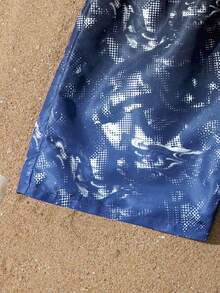 SHEIN Shorts de baño con estampado degradado de color para adolescentes - Azul Marino - Ver 5