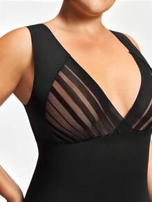 SHAPORA Gaun Bodycon Jala Kontras Warna Polos untuk Wanita Ukuran Plus - Hitam - View 5