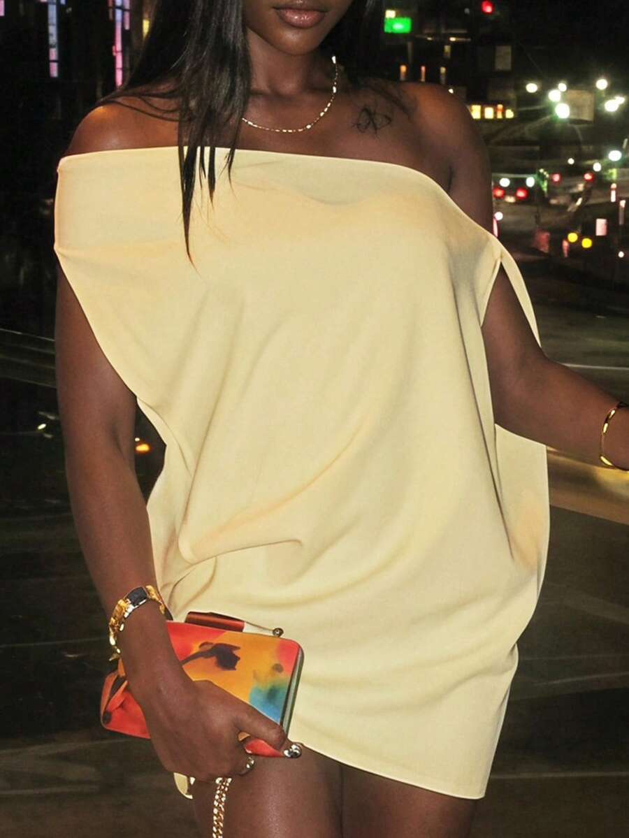 Slaydiva This Figure-Flattering, Loose-Fitting Light Yellow Mini Dress With Dropped Shoulders And A Relaxed, Slimming Shorts Set Is A Must-Have For Summer Dates And Vacations-A