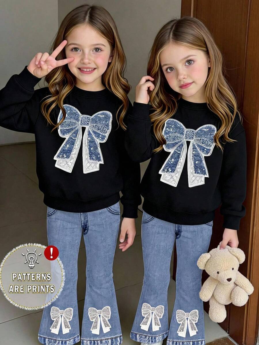 SHEIN 可愛女孩 2 件套 4-7 歲亮面蝴蝶結印花黑色運動衫 & 牛仔效果喇叭褲 甜美學院風 春/秋季童裝 - 彩色 - 查看 1