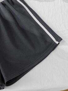 SHEIN Sparklyn 青少年女孩春夏休閒百搭運動街頭風拼色 2 合 1 紅色短版修身上衣 + 寬鬆短褲背心套裝 - 灰色 - 查看 6