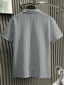 Manfinity Homme 男士V領 Polo 衫，紋理布料與丹寧設計，時尚百搭，舒適適合日常穿著，送給男友或丈夫的理想禮物 - 灰色 - 查看 2