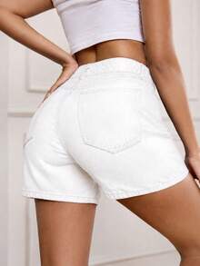 SHEIN PETITE 女款休閒百搭牛仔短褲，附口袋 - 白色 - 查看 2