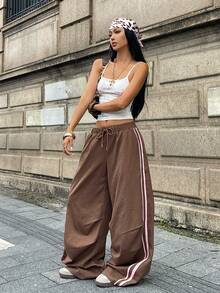 Coolane 女士夏季街头休闲外出运动日常穿搭返校节条纹纹理装饰宽松低腰弧形裤 - 棕色 - 查看 2