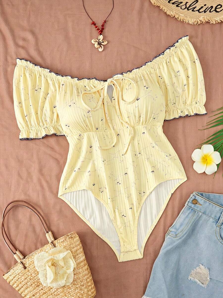Sweetra CURVE Body de vacaciones talla grande con pedrería en el cuello, acanalado, nudo delantero, hombros descubiertos y manga corta - Amarillo - Ver 1
