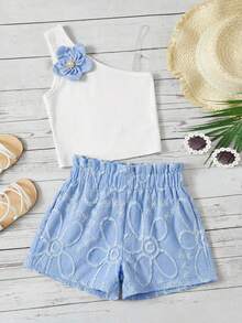 SHEIN Conjunto de 2 piezas para niña preadolescente con top halter y shorts con decoración floral 3D para vacaciones - Multicolor - Ver 3