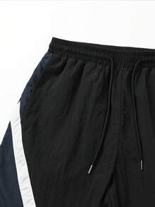 Manfinity EMRG Men's Colorblock Patchwork Casual Summer Shorts - Navy Blue - View 3