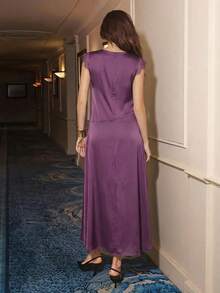 Maija 2026 Damen Spitzen-Patchwork Kleid mit Flügelärmel, rundem Ausschnitt und hohem Schlitz, geeignet für Herbst/Winter Partys - Violett - Übersicht 2