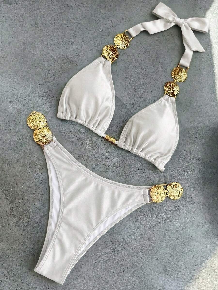 Swim Basics 純色掛脖綁帶女款泳衣套裝,腰部金屬飾邊設計,優雅度假風 - 白色 - 查看 1