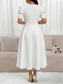 SHEIN Lady Vestido elegante de mujer con escote corazón texturizado y mangas cortas abullonadas - Blanco - Ver 2