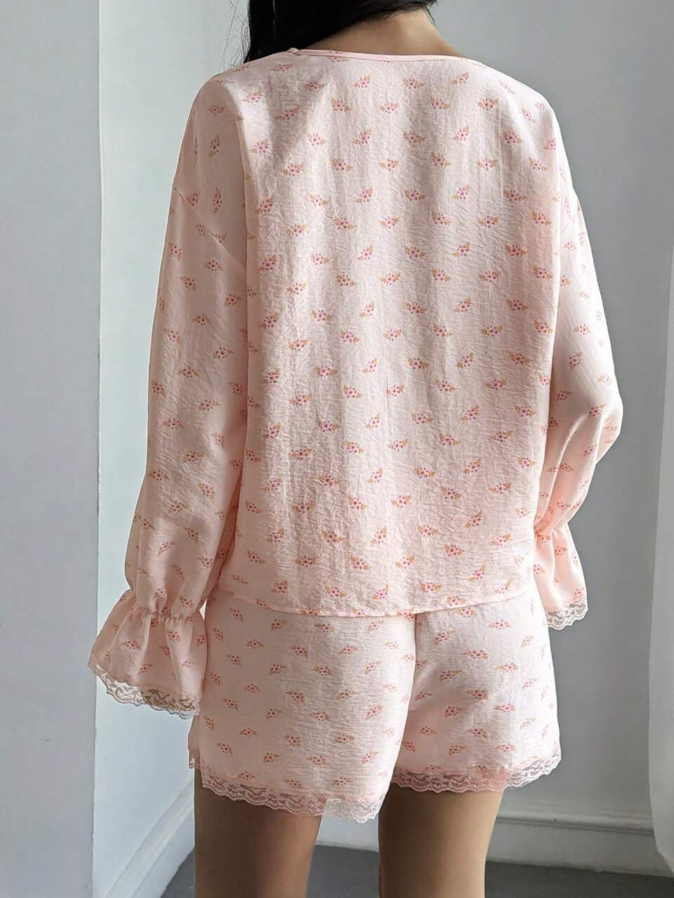 Women's Small Floral Print Top And Shorts Pajama Set