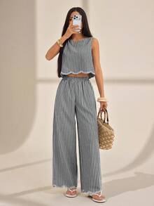 SHEIN PETITE 女款時尚度假休閒對比色蕾絲飾邊吊帶上衣與長褲2件組，四季皆宜，黑色套裝，無袖上衣與長褲2件組，秋季女裝，商務休閒女裝，寬腿長褲女款2件組，蕾絲波浪邊上衣夏季 - 黑色 - 查看 2