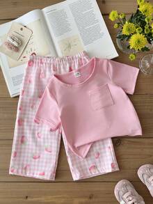 SHEIN 女嬰 0-3歲夏季&秋季休閒可愛風 2件/套外出套裝，短袖純色簡約上衣&草莓印花長褲，舒適衣著適合戶外活動 - 粉色 - 查看 9