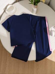 Genkimix Kids 2件套女童加大码休闲时尚T恤裤套装，正面印有复古美式图案，撞色罗纹领口，蝴蝶结装饰，松紧腰裤，适合日常、上学、度假、春夏穿着。 - 藍色 - 查看 3