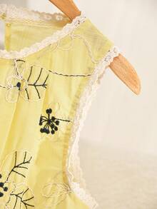Story & Sage 休閒鄉村風可愛優雅度假女款寬鬆刺繡背心，蕾絲拼接，春夏款，黑色與黃色，適合茶會與早午餐 - 鵝黃色 - 查看 5