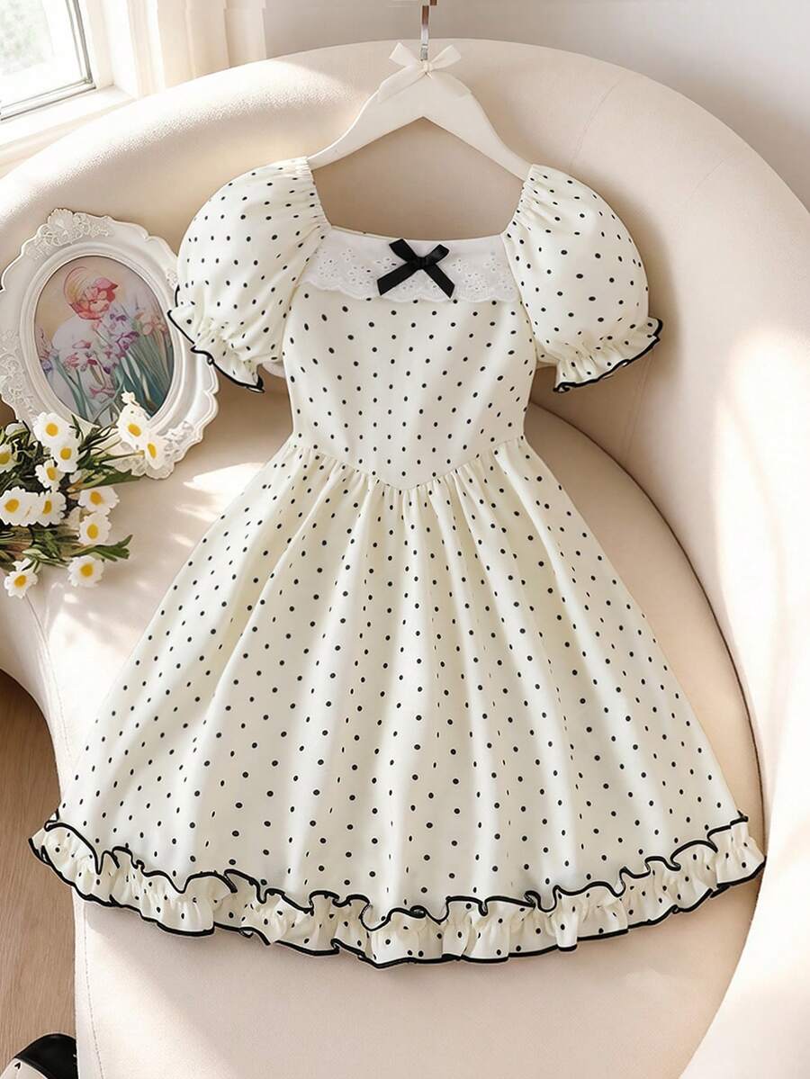 SHEIN Elladie kids 1件女童夏季新款方領泡泡短袖荷葉邊杏色波點腰部鬆緊前領口蕾絲蝴蝶結A字波點印花田園學院風可愛甜美時尚公主洋裝 - 杏色 - 查看 1