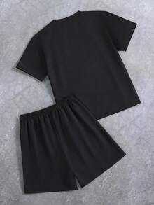 SHEIN 2件組 青少年男孩簡約時尚白色飾邊圓領針織套頭T恤與短褲套裝，舒適面料，時尚版型，春夏新款，適合多季節與多場合，休閒運動度假風 - 黑色 - 查看 2