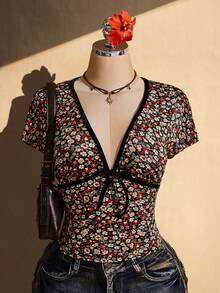 SHEIN ICON 大尺碼女款碎花前綁帶短袖修身T恤，度假穿搭 - 彩色 - 查看 12
