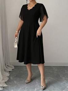 Elenzga Wavy V-Neck Patchwork Flutter Sleeve Waist-Cinching Dress - Black - View 3
