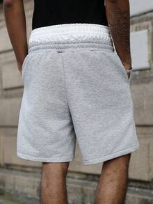 Manfinity Roghcode PAVTROS Men's Plus Size Casual Letter Print Double Waistband Shorts, Colorblock Design, Streetwear Style, Loose Fit, Multi-Functional - Light Grey - View 2