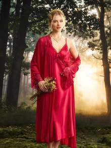 PinupPomp 2件套加大码法式优雅蕾丝拼布睡袍和睡袍套装 - 酒紅色 - 查看 2