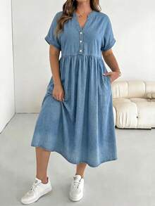 SHEIN EZwear 大尺碼鈕扣半開襟口袋時尚牛仔洋裝，秋季休閒哥德風淺藍色缺口V領中長洋裝，萬聖節早午餐正式海灘穿搭 - 藍色 - 查看 5