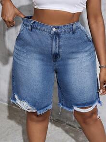SHEIN Tall CURVE شورتات جينز زرقاء فاتحة مقاس كبير طويل بتصميم فضفاض وعملي وكاجوال مع حافة مهترئة وجيوب وأزرار، مناسبة للمناسبات الرسمية والعطلات وحفلات الصيف والريف - أزرق داكن - مشاهدة 2