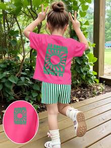 Bộ áo thun ngắn tay cơ bản in chữ họa tiết mặt trời xoắn phối màu đỏ xanh phong cách vintage tươi mới cho bé gái và quần short sọc dọc trắng xanh - Nhiều màu - Xem 4