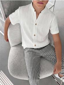 SHEIN 男童寬鬆休閒立領梭織素色短袖襯衫與長褲兩件套 - 杏色 - 查看 1
