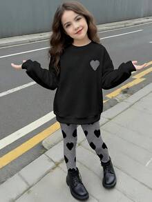 SHEIN Bộ 2 quần áo nỉ dài tay cổ tròn thường ngày cho bé gái, họa tiết trái tim pixel cổ điển, thích hợp cho mùa thu/đông - Nhiều màu - Xem 2