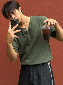 DAZY Men's Textured Fabric Short Sleeve Solid Color Basic Half-Placket T-Shirt - Army Green - View 6