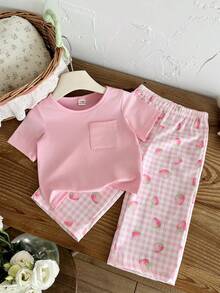 SHEIN 女嬰 0-3歲夏季&秋季休閒可愛風 2件/套外出套裝，短袖純色簡約上衣&草莓印花長褲，舒適衣著適合戶外活動 - 粉色 - 查看 7