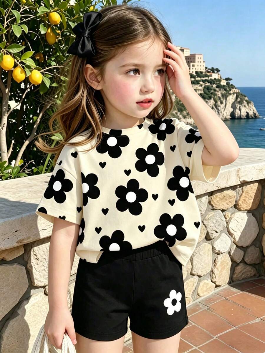 SHEIN 女嬰女幼兒 2件組休閒時尚百搭春夏季T恤套裝,可愛甜美花卉圖案,柔軟寬鬆圓領短袖T恤搭配單車短褲,日常休閒夏季穿搭,春夏季新款套裝 - 彩色 - 查看 1