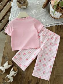 SHEIN 女嬰 0-3歲夏季&秋季休閒可愛風 2件/套外出套裝，短袖純色簡約上衣&草莓印花長褲，舒適衣著適合戶外活動 - 粉色 - 查看 2