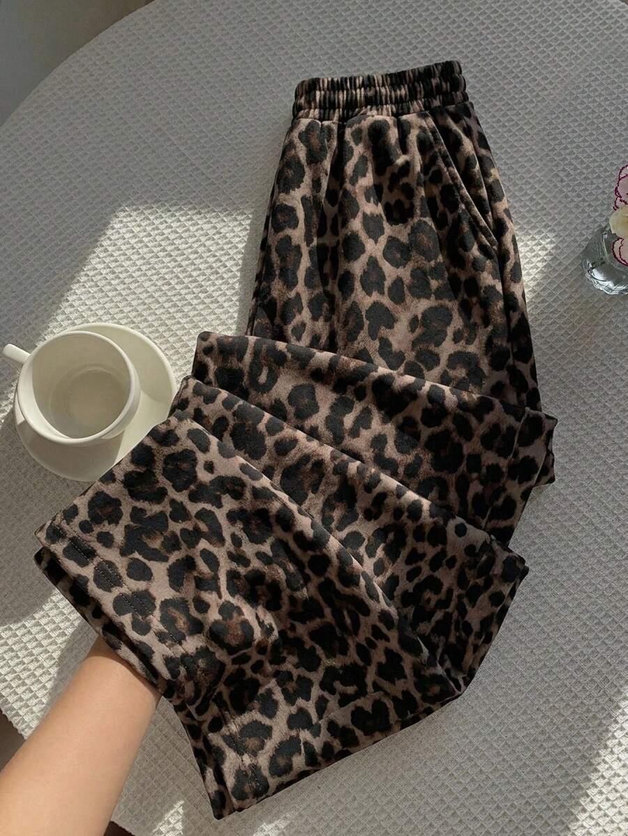 SHEIN EZwear 女款低腰休閒直筒運動長褲,豹紋印花,夏季女裝,女款外出長褲,Y2K街頭風,休閒 - 彩色 - 查看 1