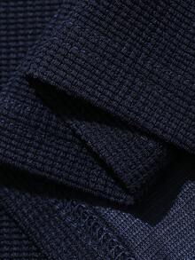 DAZY Camiseta básica de manga corta para hombre con tejido texturizado, color liso y media abertura - Azul Marino - Ver 7