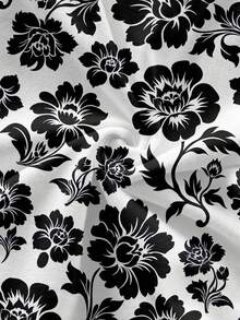 Soleia Setelan Liburan Wanita 2 Potong Atasan Bandeau dengan Simpul Depan dan Celana Pendek Motif Bunga - Hitam - View 7