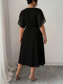 Elenzga Wavy V-Neck Patchwork Flutter Sleeve Waist-Cinching Dress - Black - View 2
