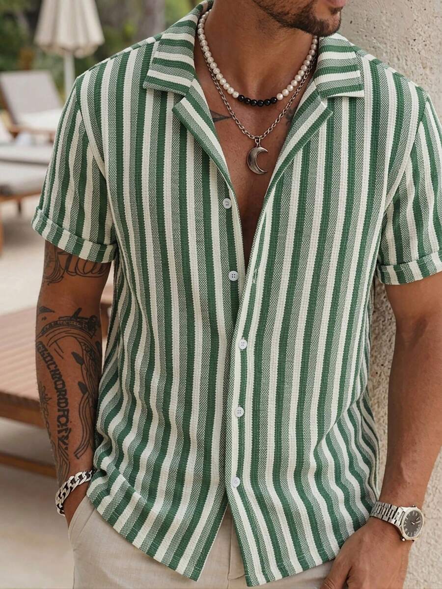 Manfinity CasualCool 男士休閒時尚百搭夏季鈕扣短袖襯衫,黑白條紋紋理短袖鈕扣襯衫,男士秋季戶外服飾,2025年秋季男裝,新款秋季襯衫為百搭秋季出遊襯衫,適合通勤、休閒約會及商務等多種場合 - 彩色 - 查看 1